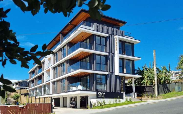 10/12 Burns Avenue Takapuna_10