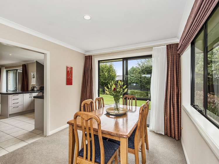 7 Compton Grove Huntington_6