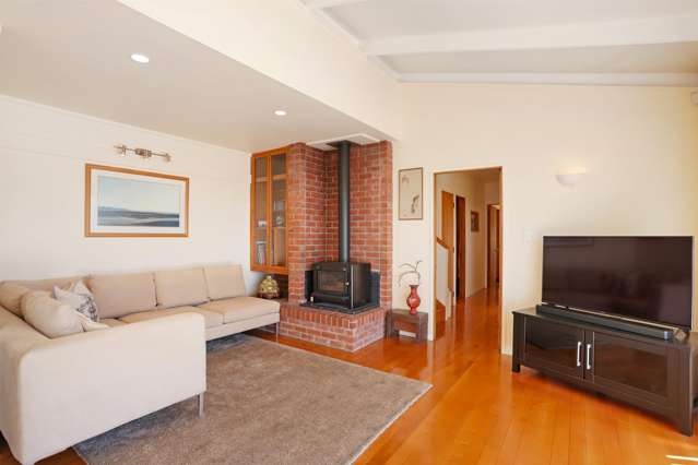 858 West Coast Road Waiatarua_4