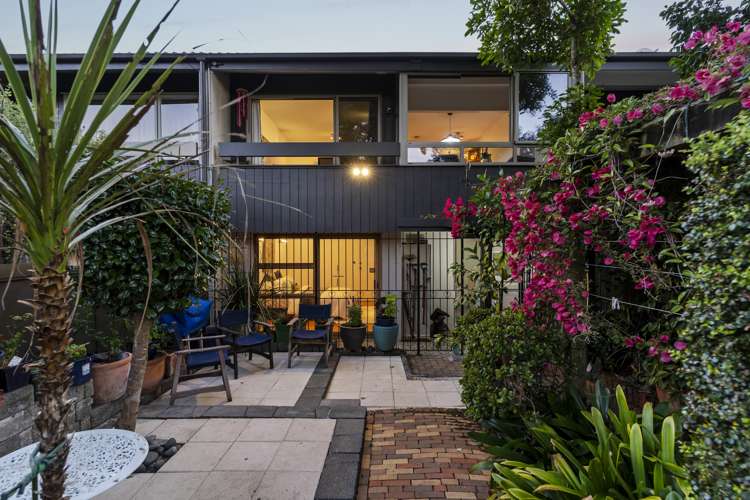 2/56 Campbell Road_0