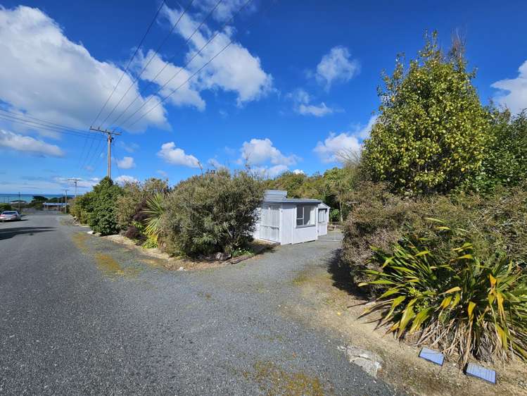 13 Kowhai Street Kaka Point_16