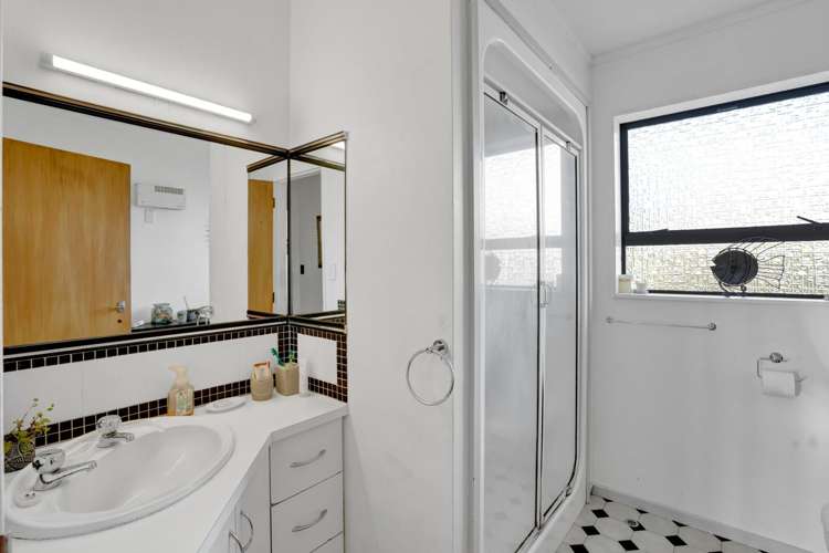 8b Squire Place Blagdon_22