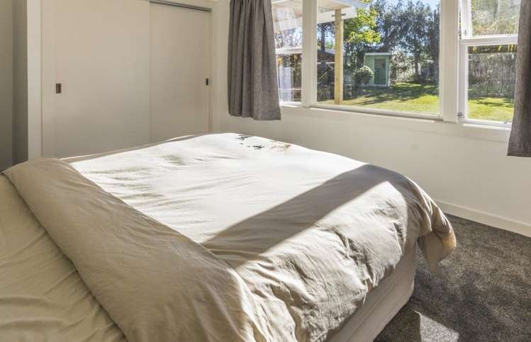 6 Frye Crescent Albert Town_13