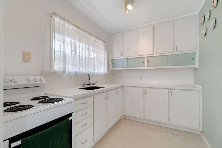 2/4212a Great North Road Glendene_7