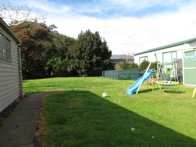 8 Surrey Street Manurewa_2