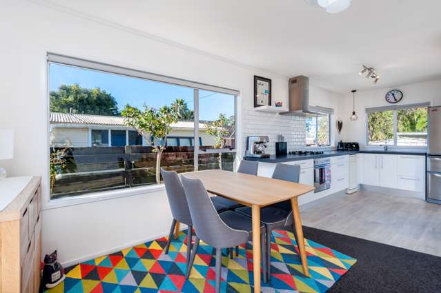 2/24 Bedford Street Te Atatu South_3