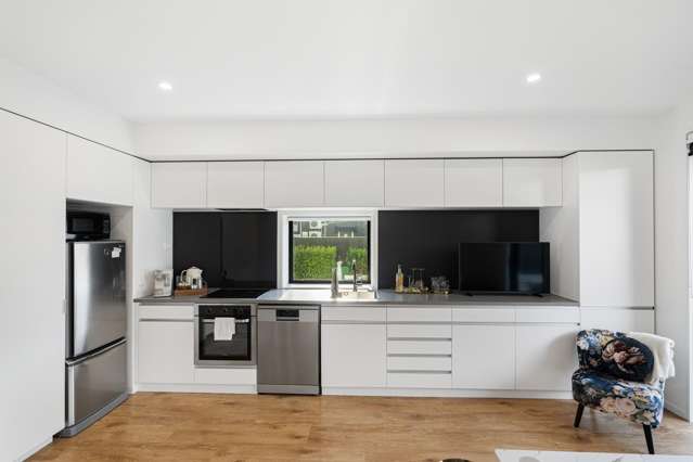 1/6 Waverley Street Sydenham_3