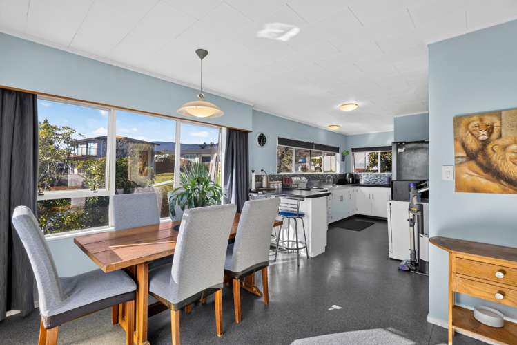 9 Farnham Drive Richmond_7