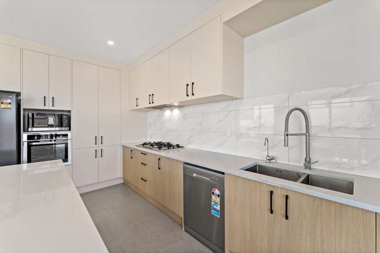 4 Hautoa Lane Flat Bush_13