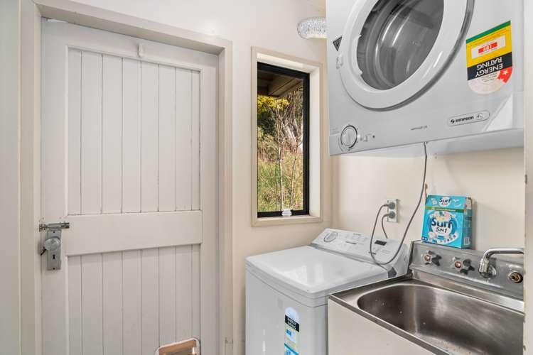 8 Caples Place Fernhill/Sunshine Bay_14