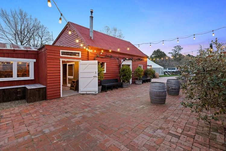 307 Larcombs Road Weedons_28