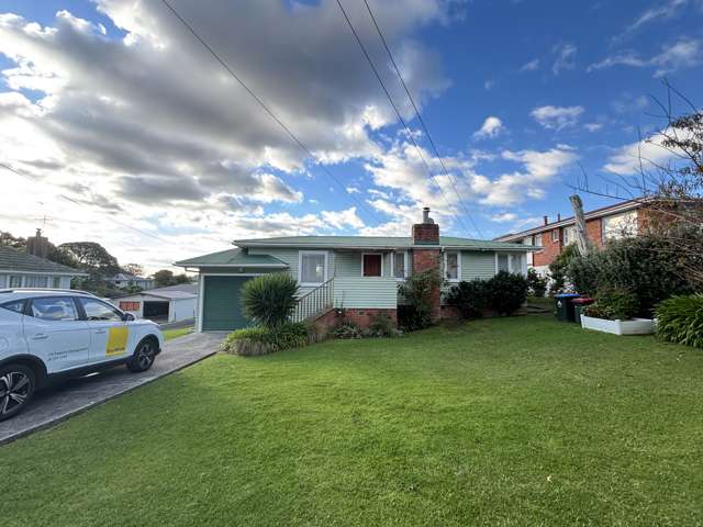 Spacious Family Home in Prime Blockhouse Bay Location