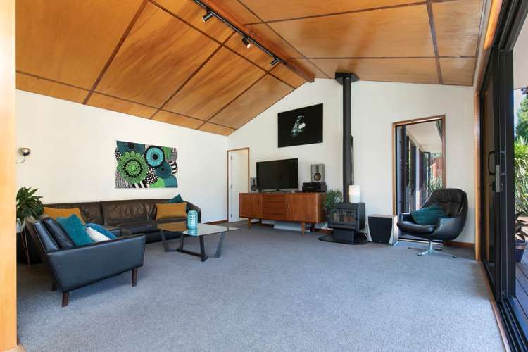 8 Landing Road Titirangi_11