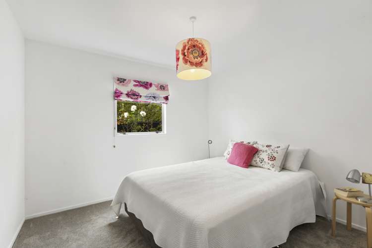 2/135 Soleares Avenue Mount Pleasant_12