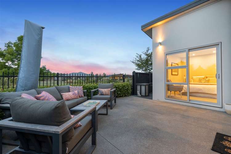 27 Famille Close Yaldhurst_13