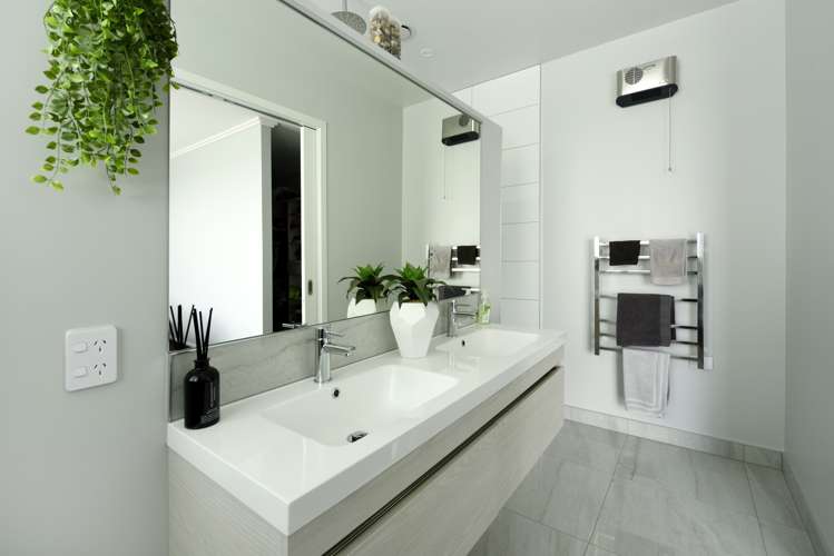 21 Pioneer Heights Richmond_25