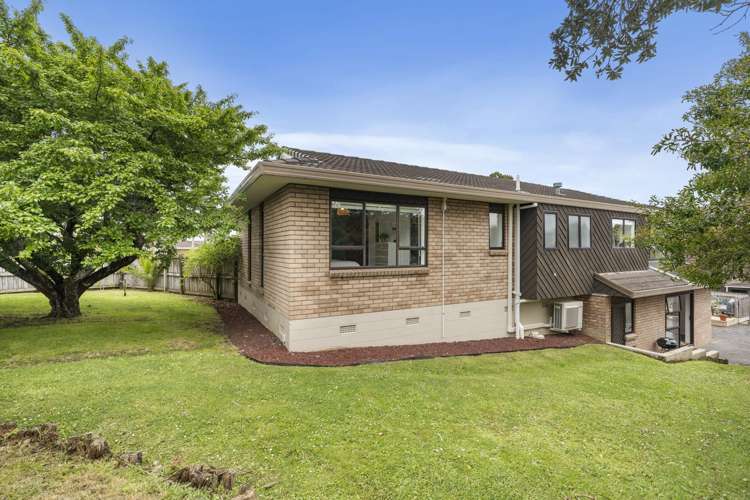 1 Lexington Drive Botany Downs_9