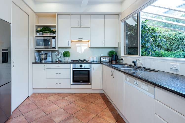 3/284 Lake Road Hauraki_12