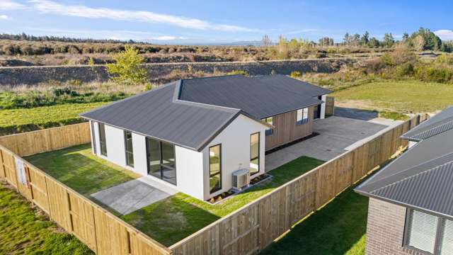 20 Wharariki Rise Wharewaka_4