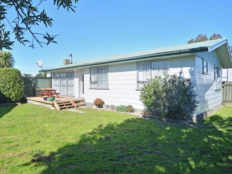 13 Hardie Grove Featherston_8