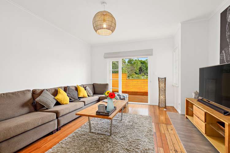 2/87a Woodglen Road Glen Eden_10