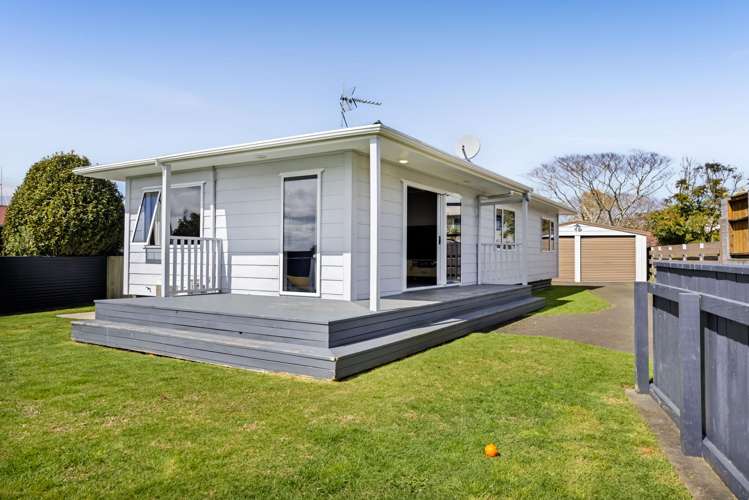 6 Camellia Avenue Bell Block_15