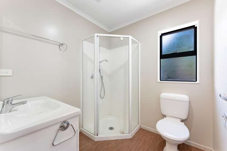 19 Titch Place Glen Eden_14