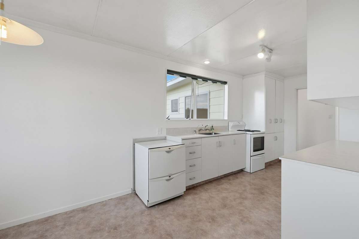 81 Racecourse Road_3