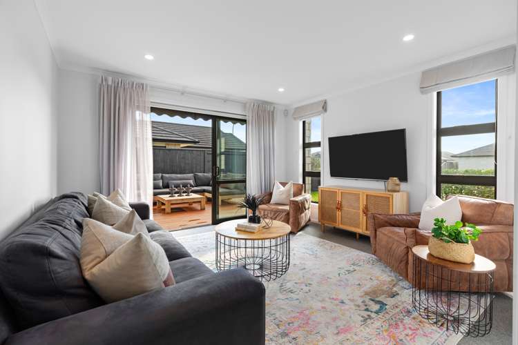 21 Livingstone Drive Papamoa_4