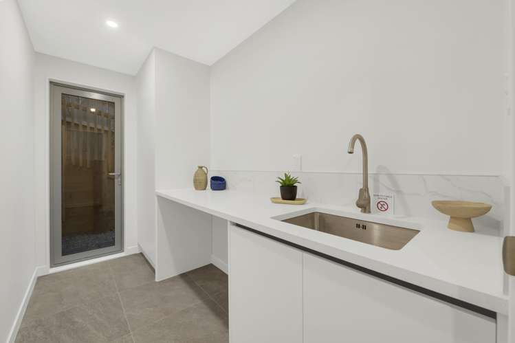 18 Castlebane Drive Flat Bush_38