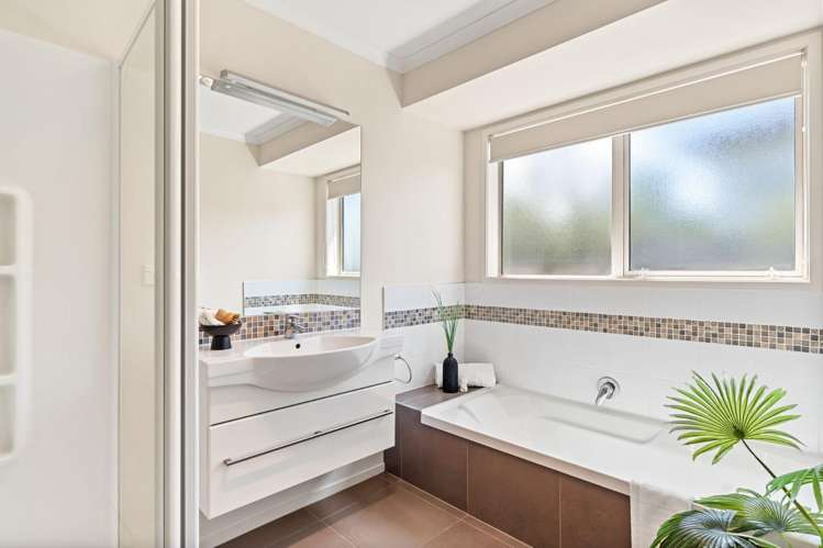 11 North Crest Drive Onerahi_14