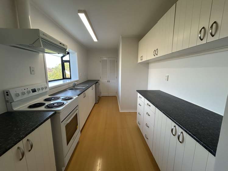 9 Orinda Close Botany Downs_7