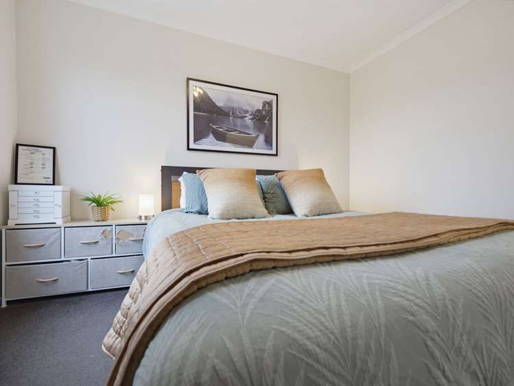 27 Chiefs Court Hamilton East_15