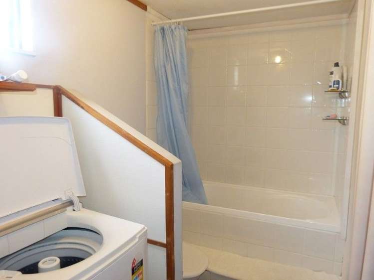 10 Windsor Terrace Taradale_13