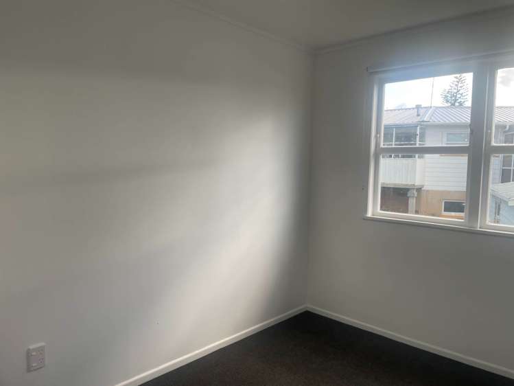 25 Raewyn Street Morningside_6