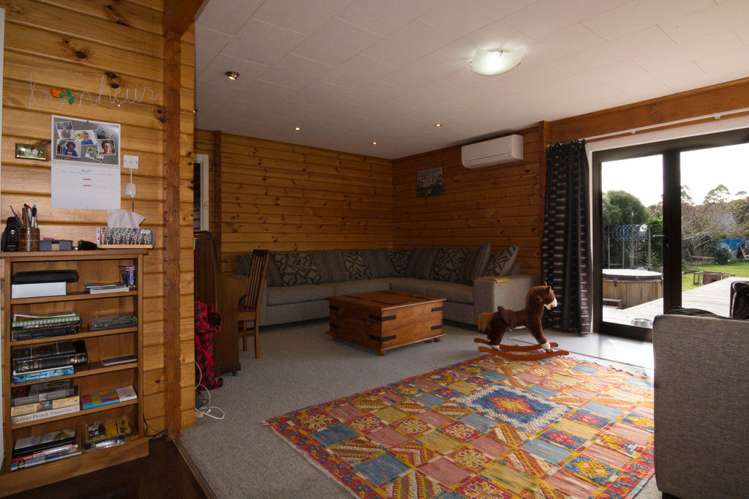 942 Kahikatea Flat Road Waitoki_10