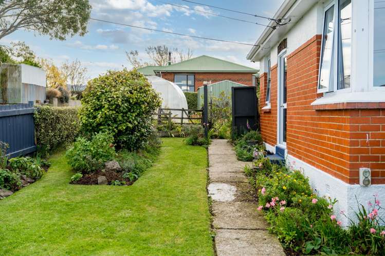 87 Riselaw Road Calton Hill_21