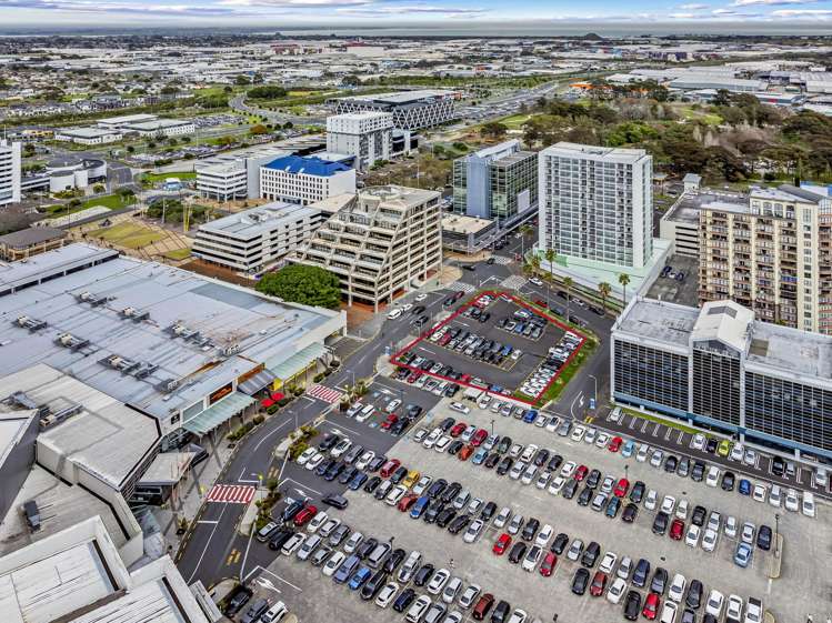 10 Putney Way, 9 Osterley Way, 33 and 50 Manukau Station Road Manukau City_1