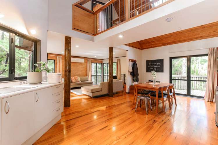 8 Kauri Loop Road Oratia_8