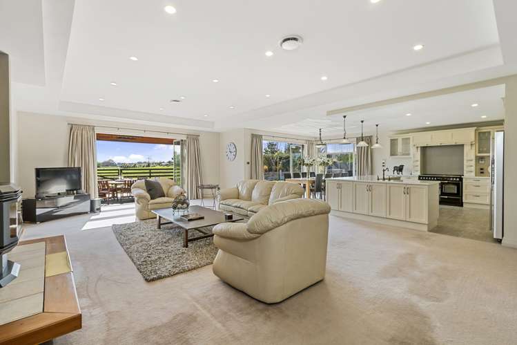 3 Old Windsor Lane Bottle Lake_2