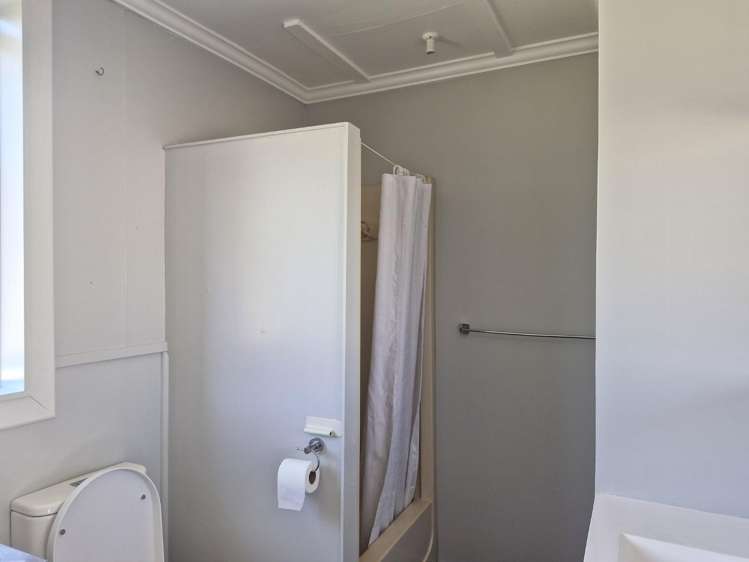 2 Erskine Street Tuatapere_5