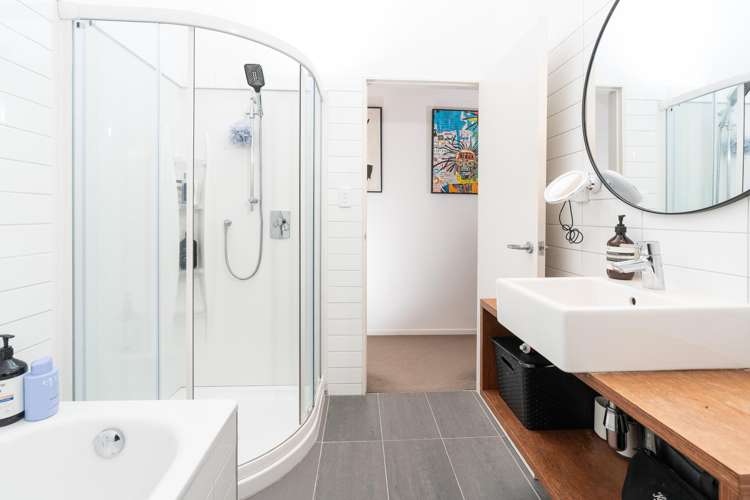 2/123 The Parade Island Bay_12