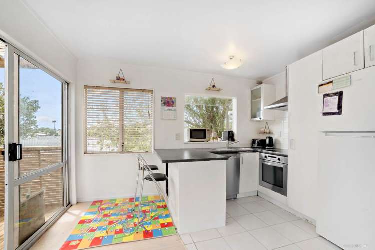 2/32 Kia Ora Road Beach Haven_3
