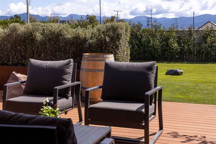 37 Birchwood Avenue Burleigh_32