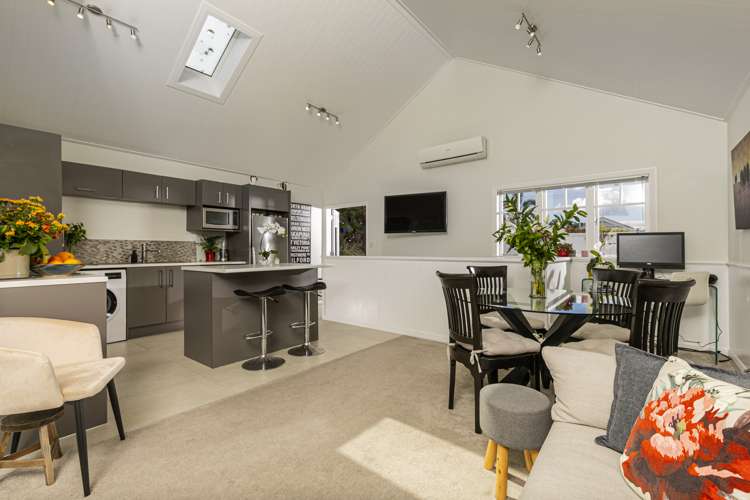 47 Lake Road Devonport_11