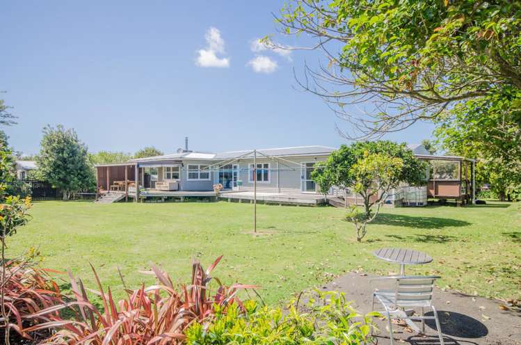 1 Helga Crescent Te Atatu Peninsula_0