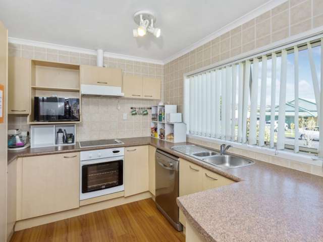 42 Robin Brooke Drive Flat Bush_1