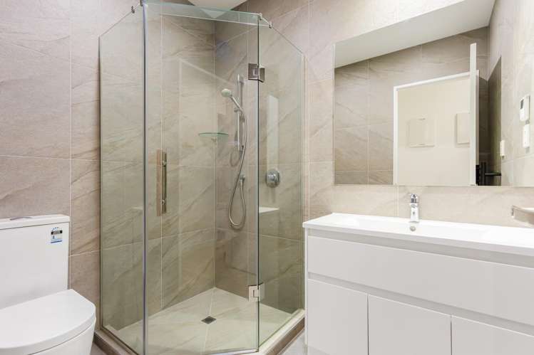 16 Moki Place Long Bay_19