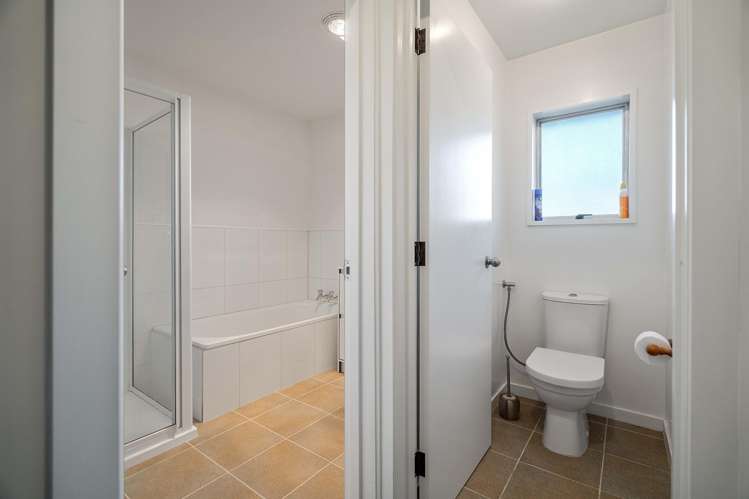 1/8 Hythe Lane Saint Martins_16