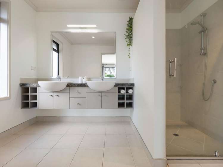 28 Somerton Drive Huntington_17